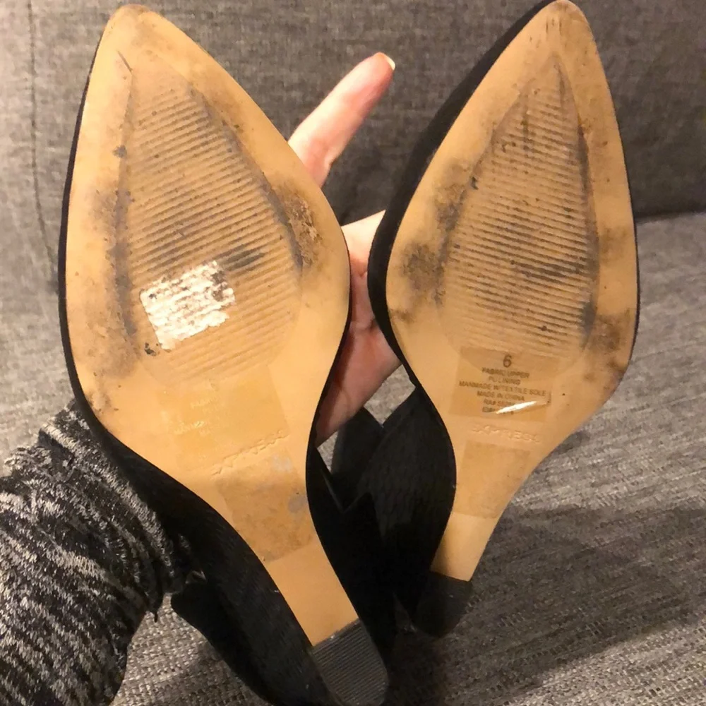Cute Express black wedges w/strap